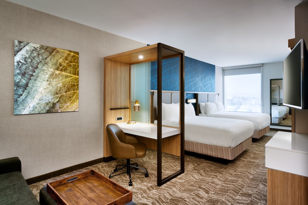 Suite, 2 Queen Beds - Photo 3
