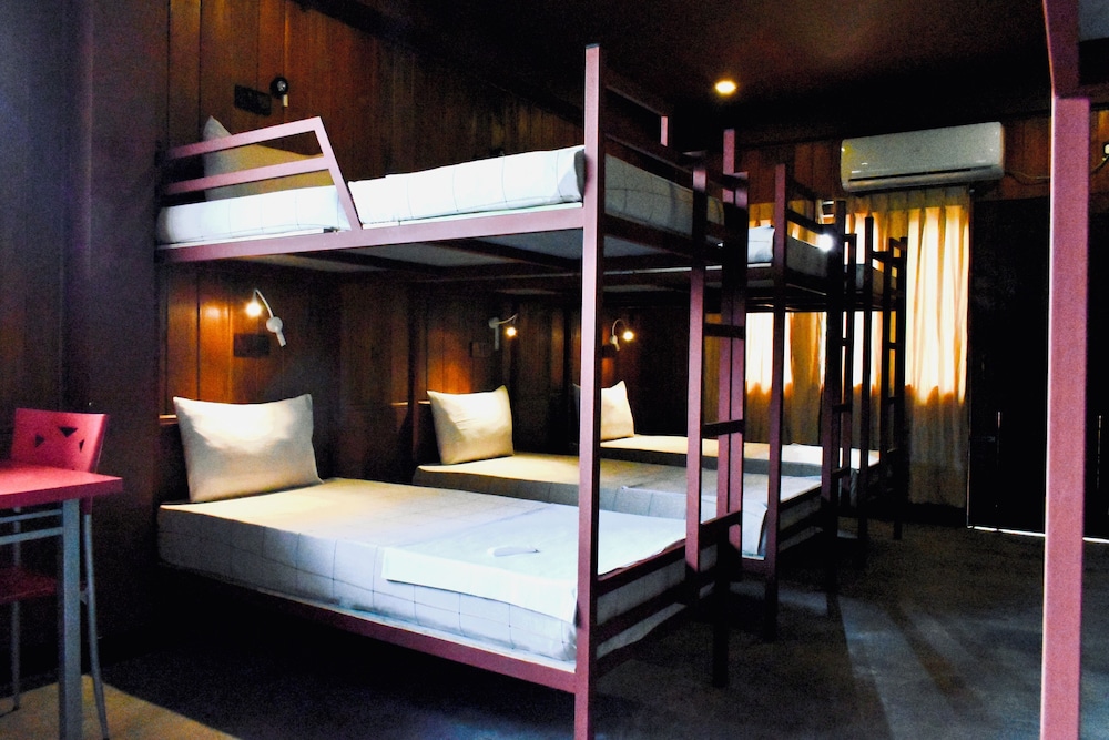 Family Room with 3 Bunk Beds