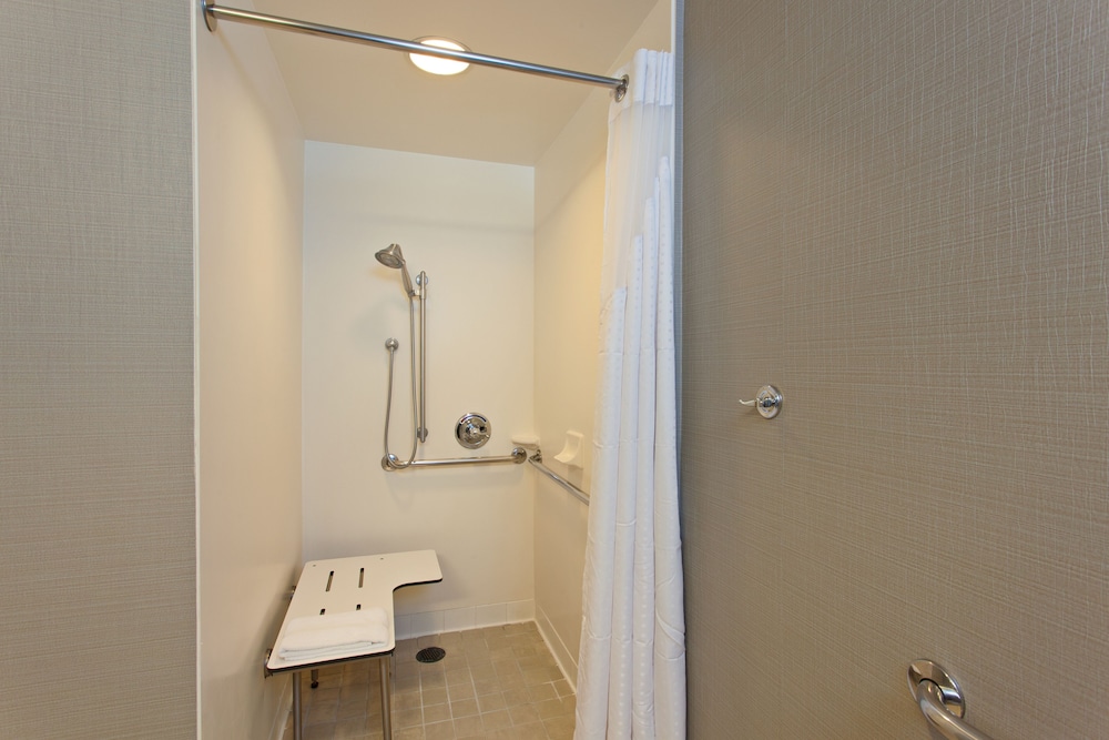 Standard Room, 1 King Bed, Accessible - Photo 2