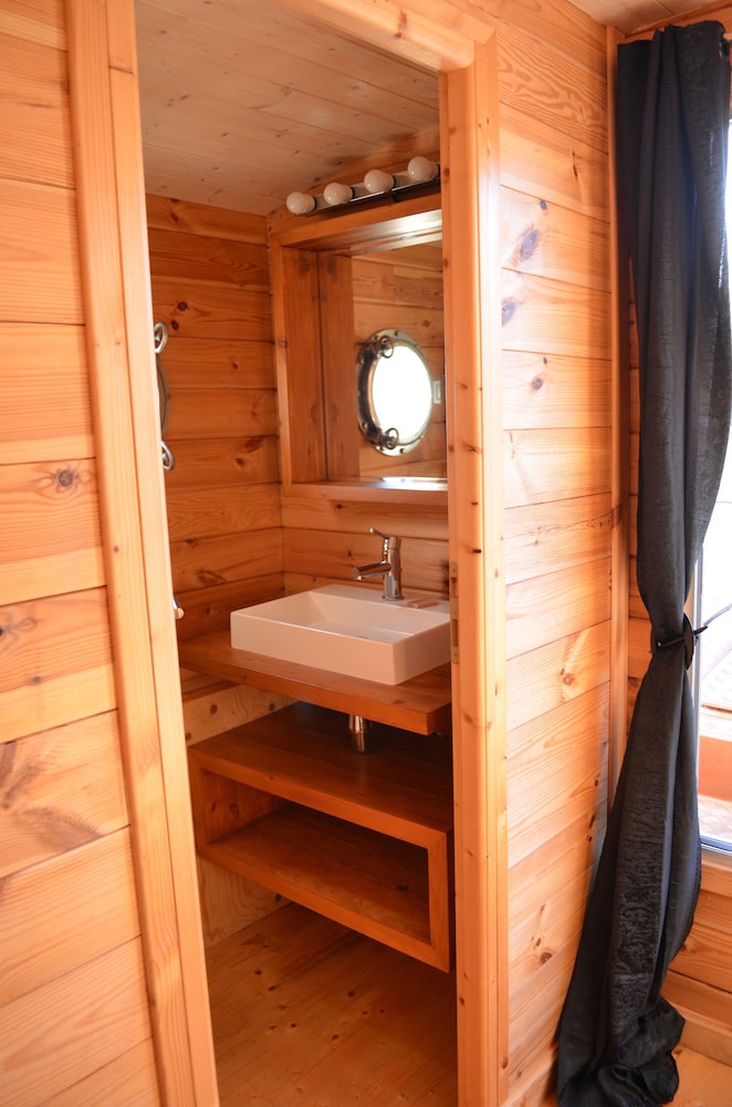 La Toue Cabanée au mouillage - Photo 3
