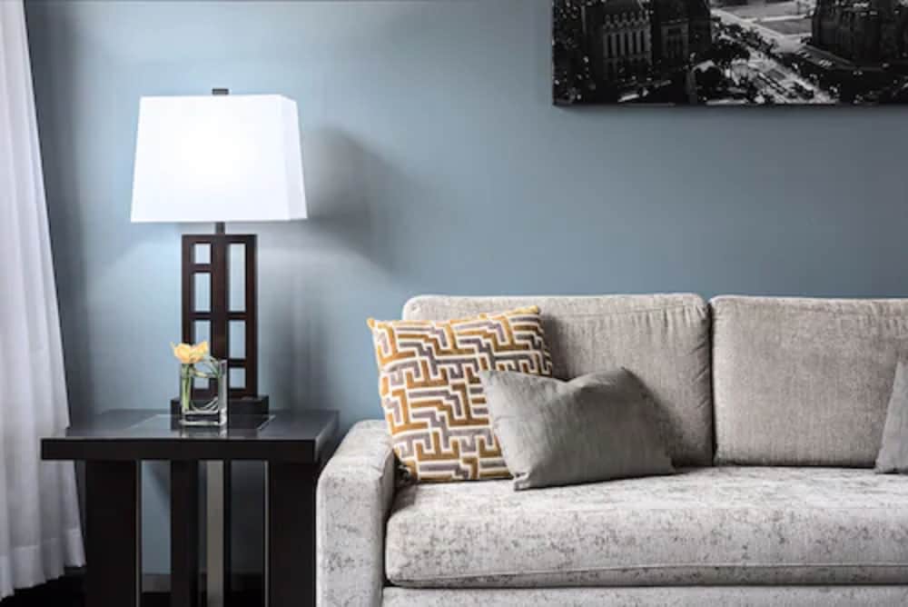 Suite, 1 Bedroom - Photo 3
