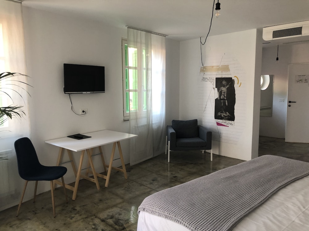 Comfort Studio Suite, City View photo 1