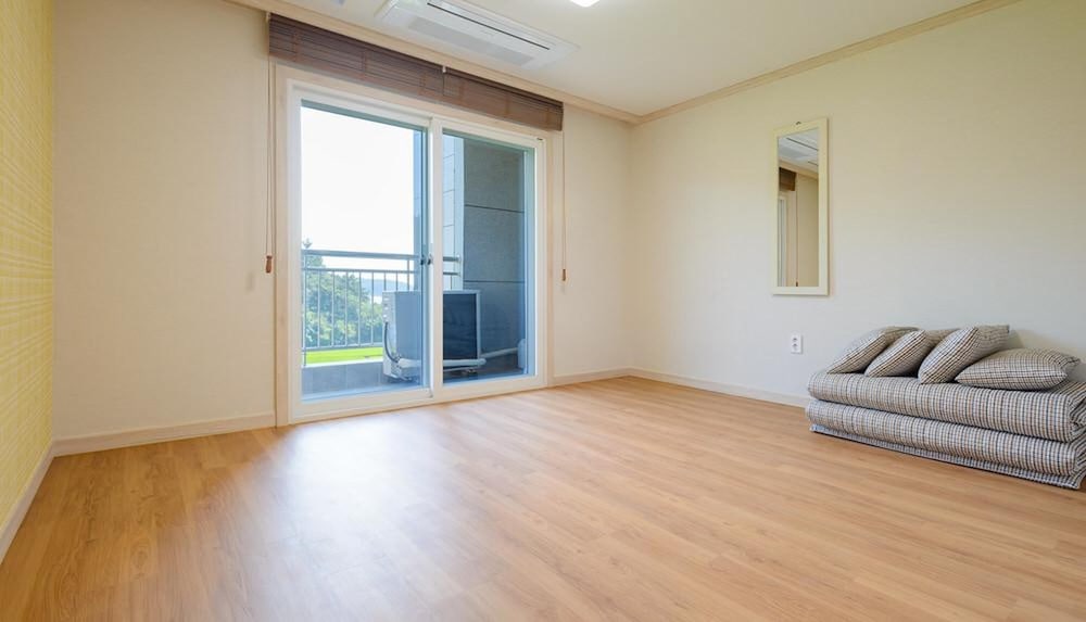 Basic Room, 2 Bedrooms (ROOM 305) photo 2
