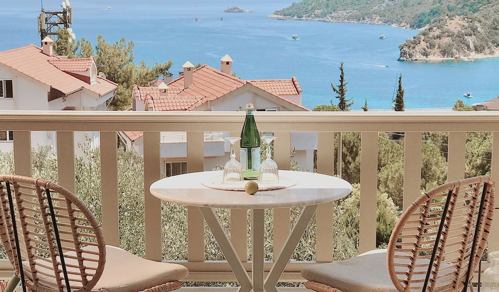 Deluxe Suite, Multiple Beds, Sea View