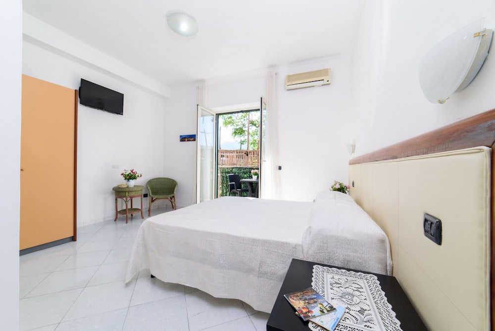 Apartment, Smoking
