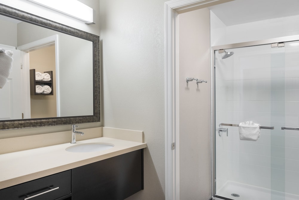 Suite, 1 Queen Bed, Accessible, Kitchen (Mobility Accessible) - Photo 3