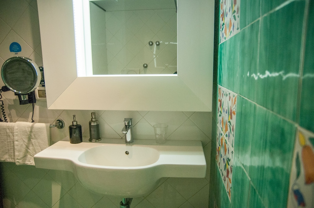 Superior Double Room, Balcony, Sea View - Photo 25