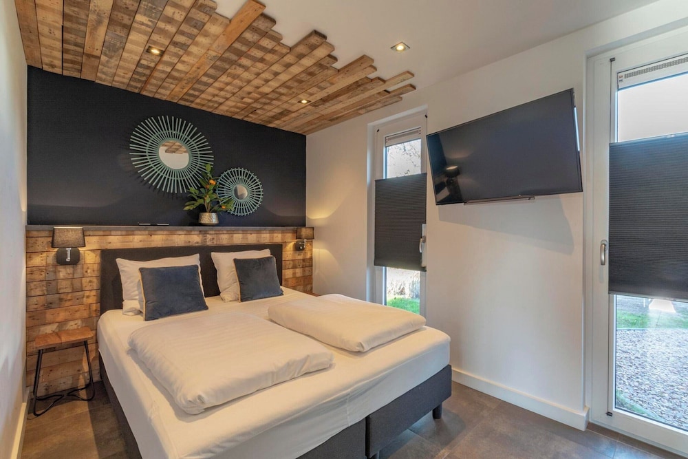 Villa photo 3
