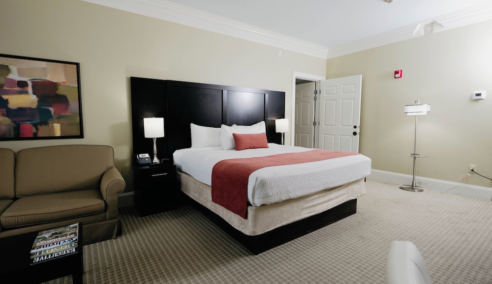 Deluxe Room, 1 King Bed with Sofa bed (at the Inn)