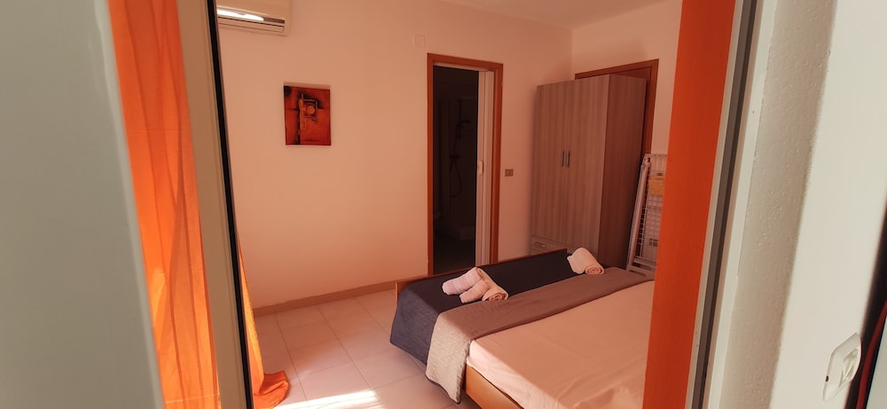 City Apartment, 1 Bedroom, Balcony, City View photo 2