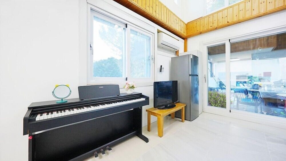Room (winter) photo 3