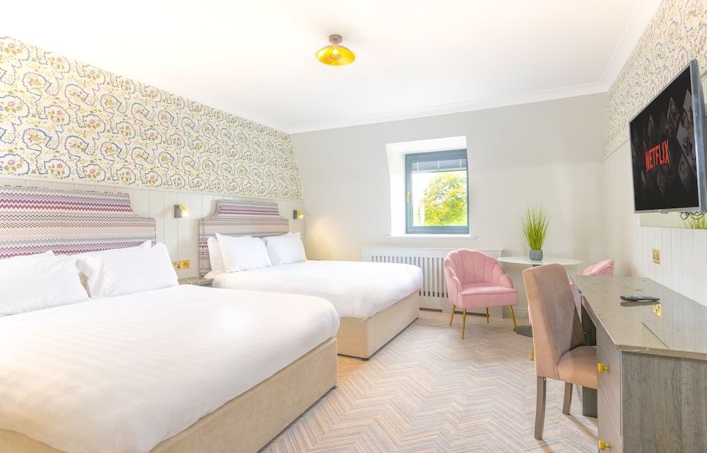 Standard Quadruple Room, 2 Queen Beds