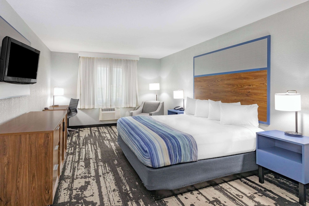 Room, 1 King Bed, Non Smoking - Photo 1