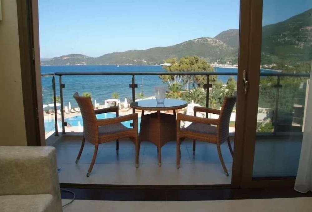 Deluxe Double Room, Sea View photo 2