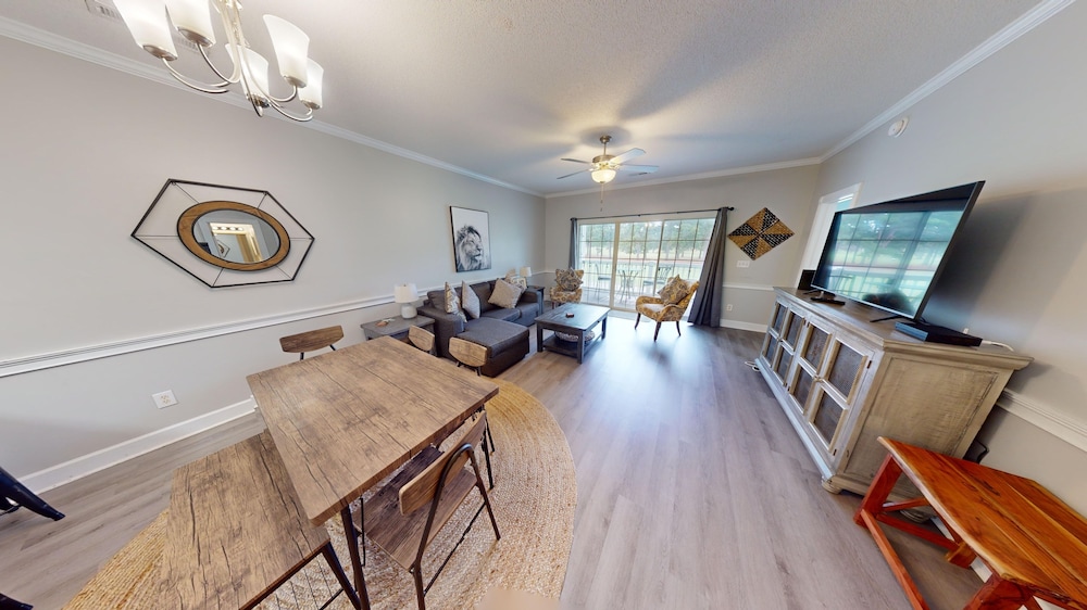 Condo, 2 Bedrooms