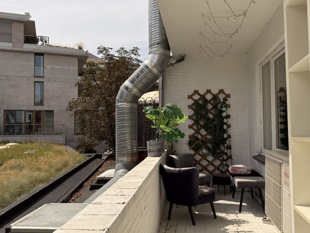 Apartment photo 2