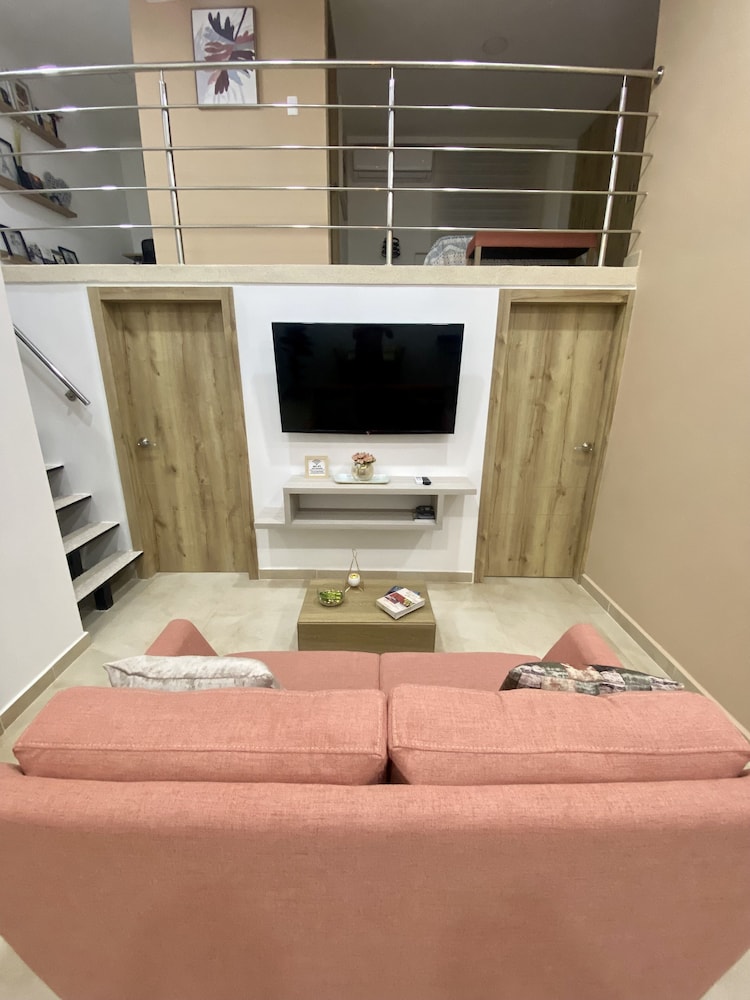 Elite Studio Suite, 2 Bedrooms, City View photo 3
