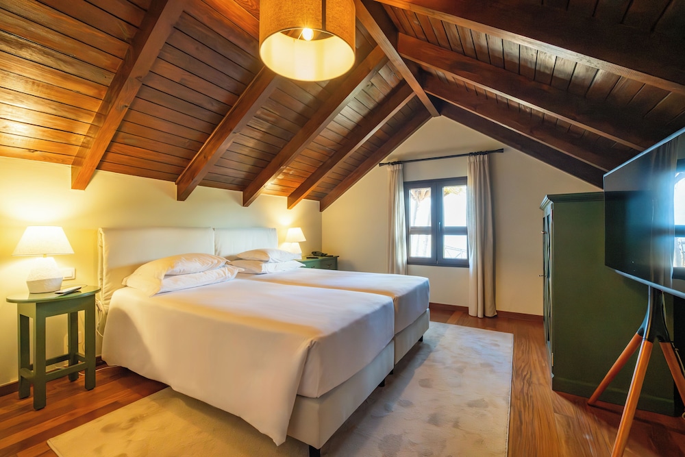 Villa, 2 Bedrooms - Photo 2