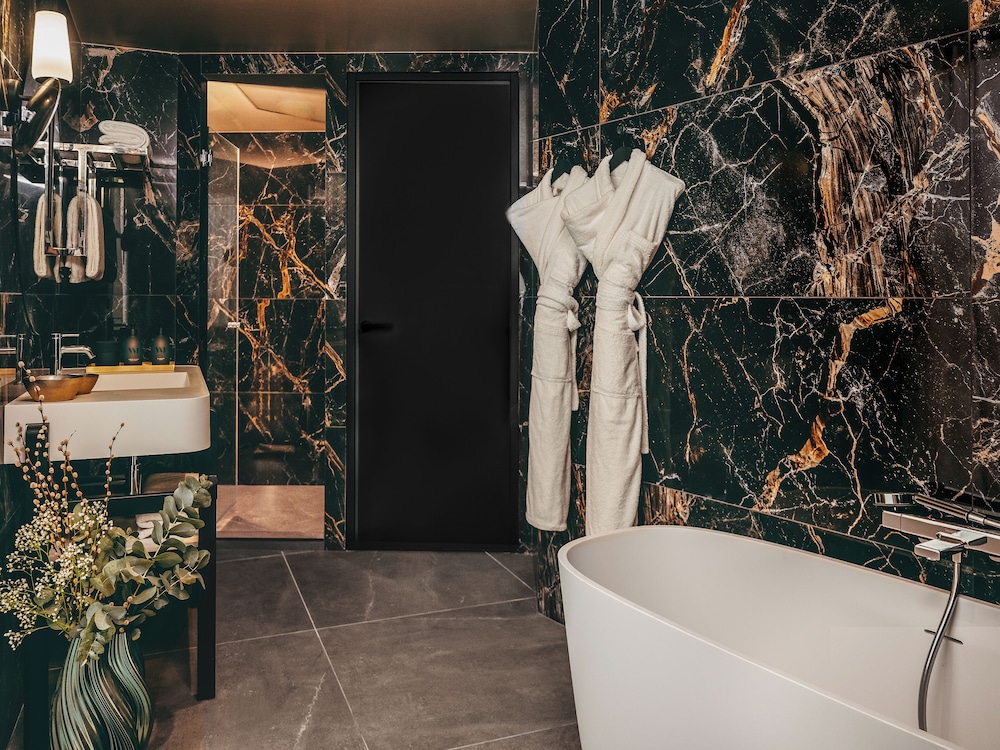 Prestige Double Room with Balcony - Free Sauna and Gym Access Prestige Double Room with Balcony - Free Sauna and Gym Access