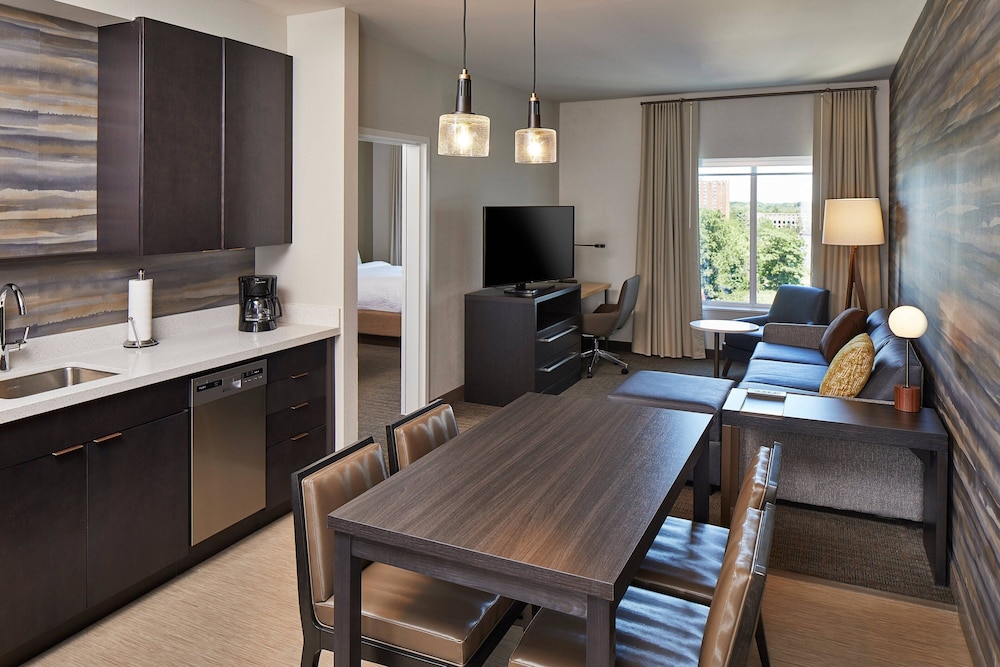 Suite, 1 Bedroom - Photo 5
