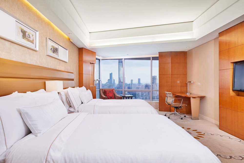 Westin, Premier Room, 2 Twin Beds, Partial Lake View - Photo 1