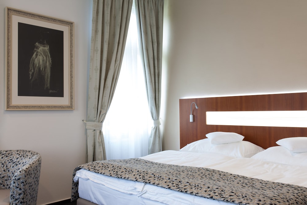 Comfort Double or Twin Room