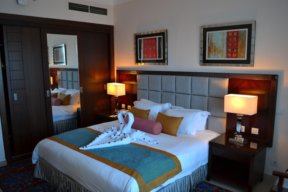 Deluxe Room side sea view