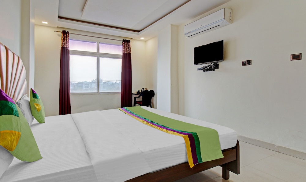 Deluxe Room - Photo 12