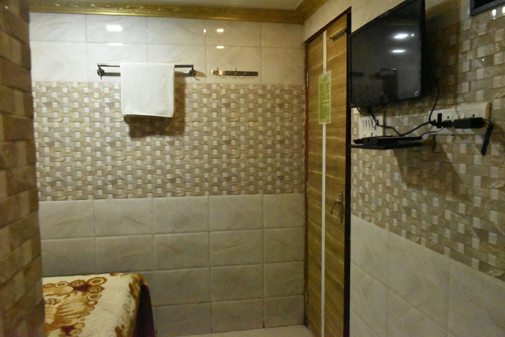 Standard Non Ac Room - Photo 2