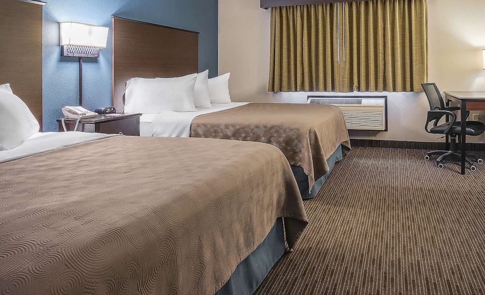 Room, 2 Queen Beds, Accessible, Non Smoking - Photo 1