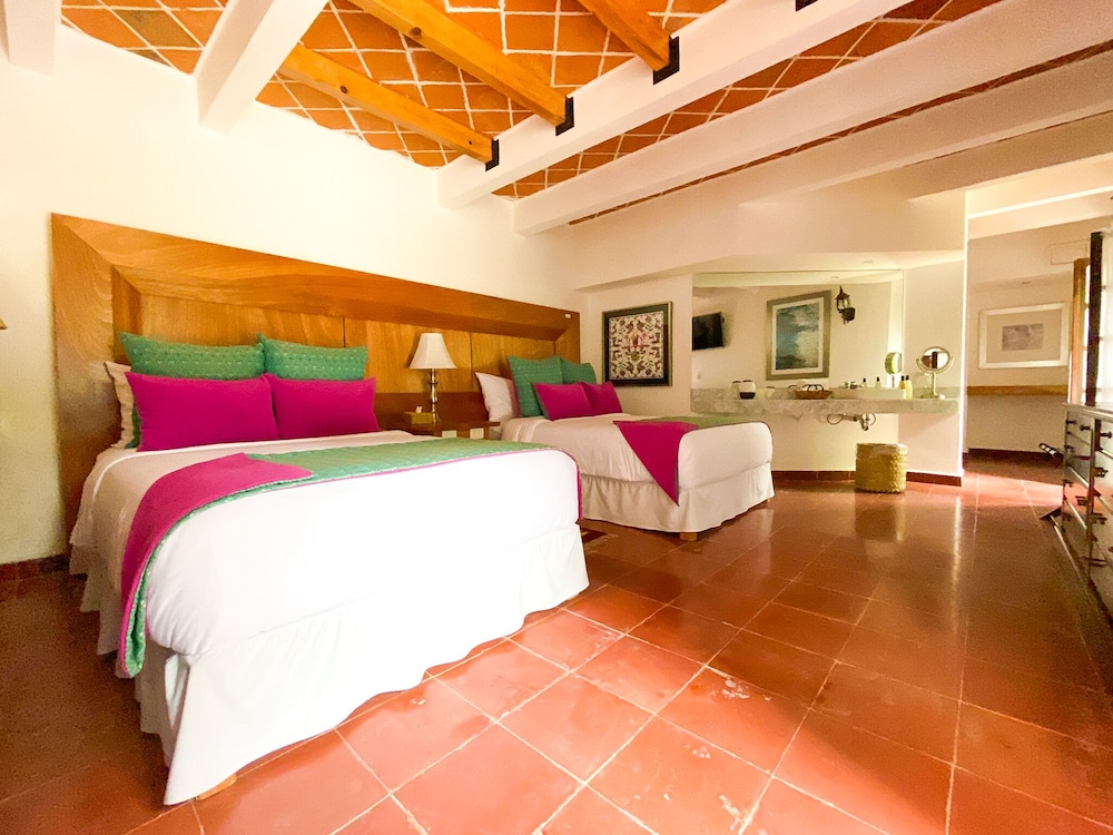 Family Room, Multiple Beds photo 1