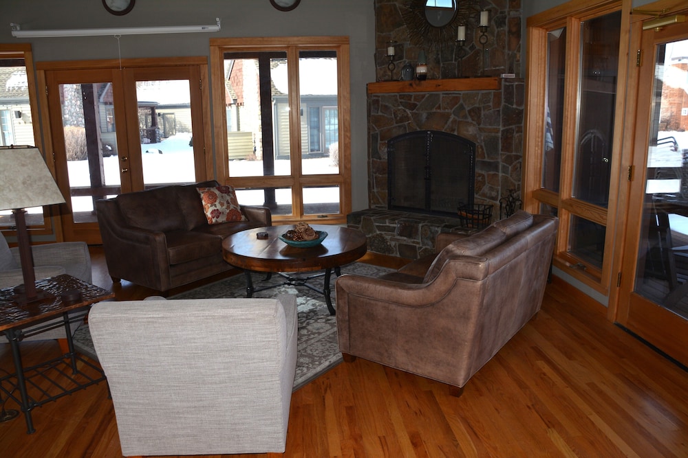 Condo, Multiple Beds, Balcony, Garden View (The Three Sisters) photo 3