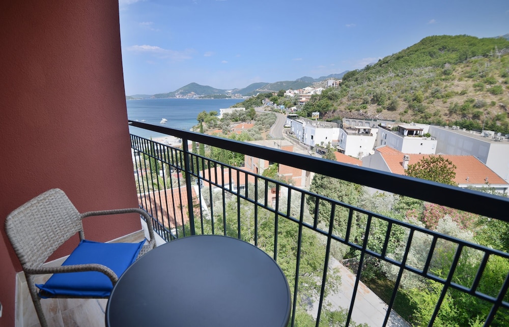 Standard Twin Room, 1 Bedroom, Terrace photo 3