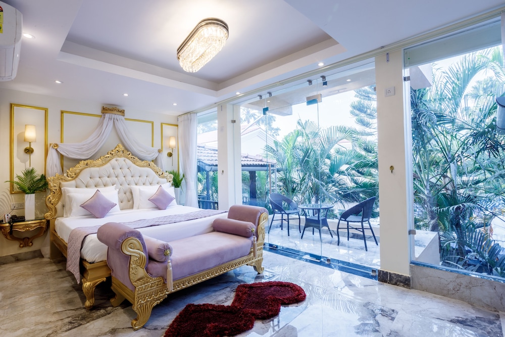 Royal Bath Tub With Balcony photo 1