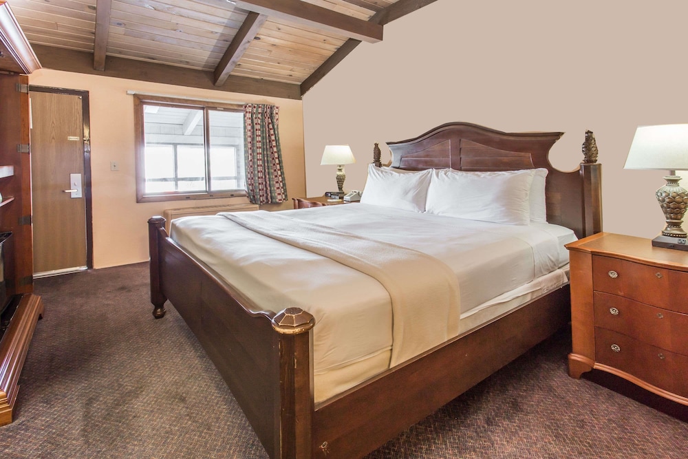 Standard Room, 1 King Bed - Photo 3