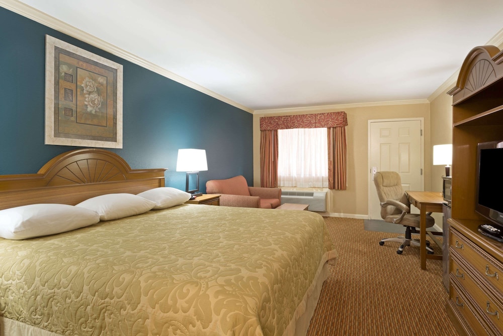 Room, Accessible - Photo 1