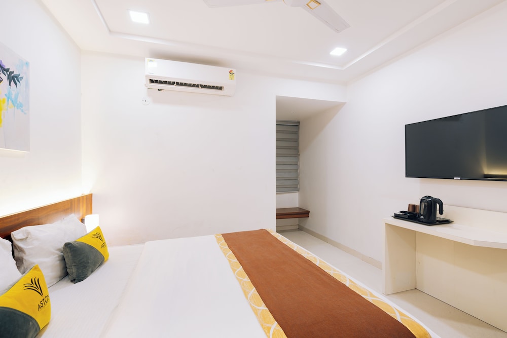 Deluxe Room - Photo 6