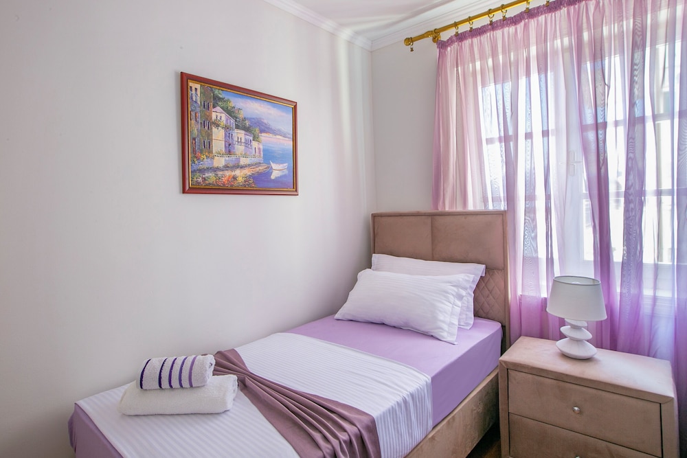 Presidential Apartment photo 1