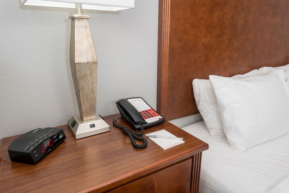 Suite, Multiple Beds - Photo 2