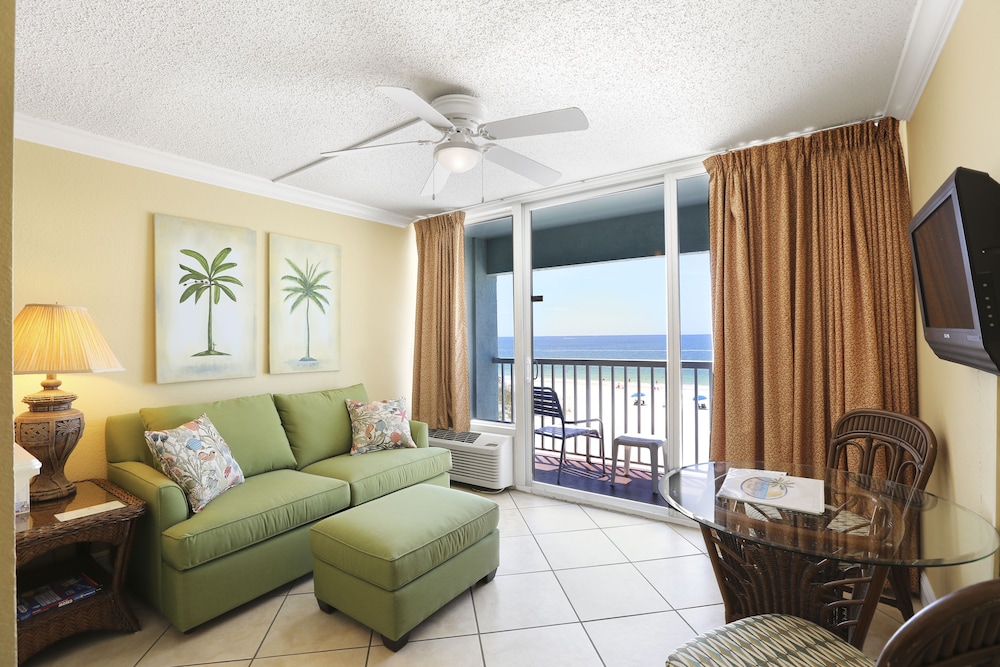 Studio, One Queen and One Sofa Bed, Beachfront photo 3