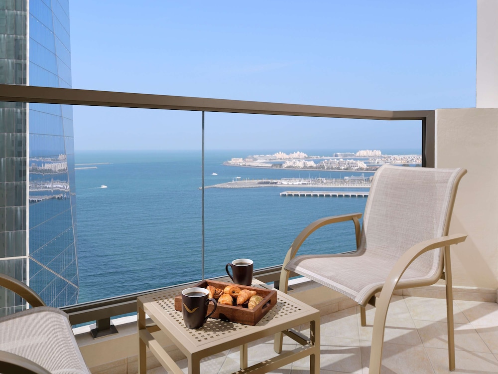 Family Suite, 1 King Bed, Balcony, Partial Sea View