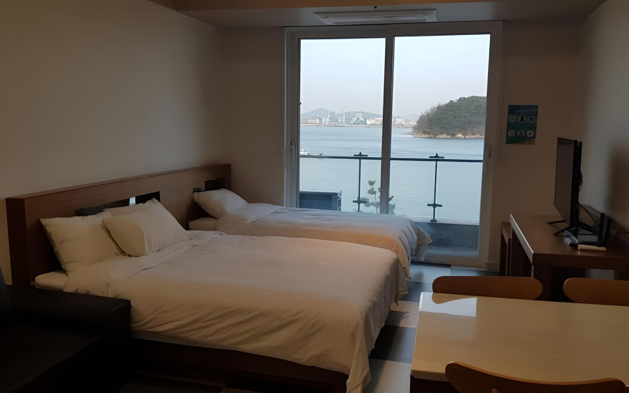 Room (Standard Room A 305 Duplex Ocean View) - Photo 10