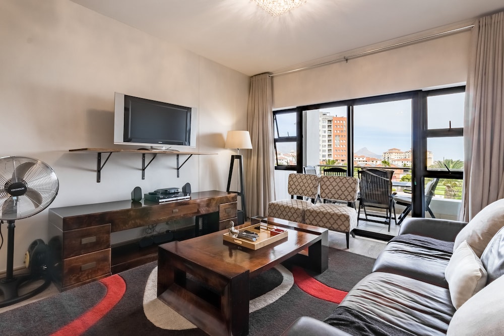 Luxury Apartment, 2 Bedrooms (304T)