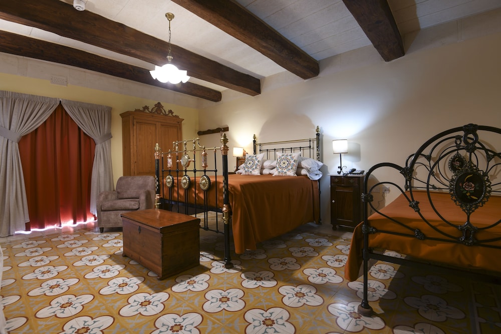 Superior Triple Room, Partial Sea View photo 1