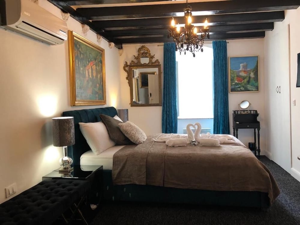 Junior Suite Ground Floor (address: Dropceva 7)