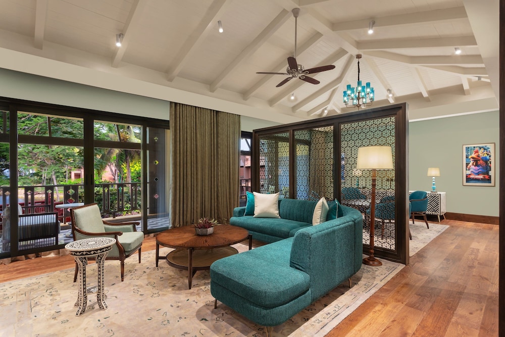 Luxury Suite, 1 King Bed - Photo 1