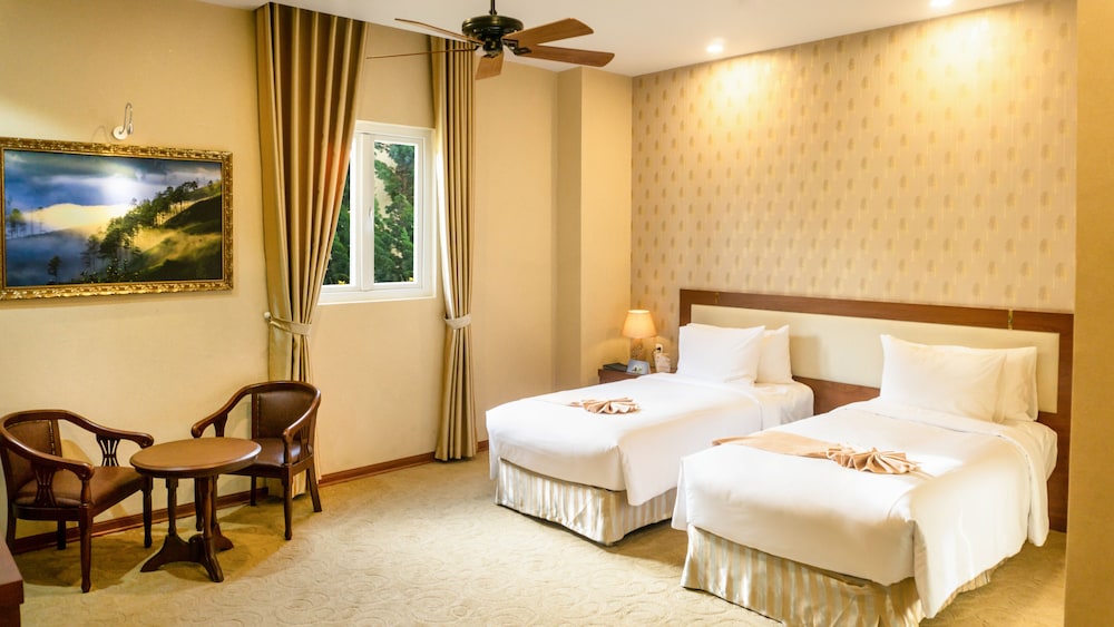 Superior Twin Room (With Window, Basement Floor)