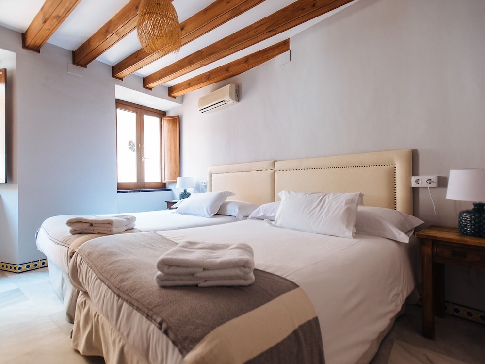 Deluxe House, Ensuite (Ximenez House)