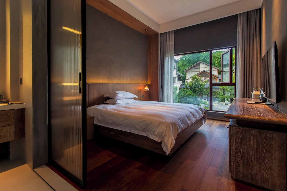 Classic Double Room, Courtyard View
