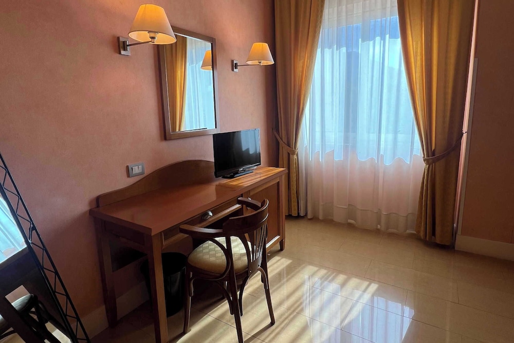 Economy Double Room Single Use photo 3